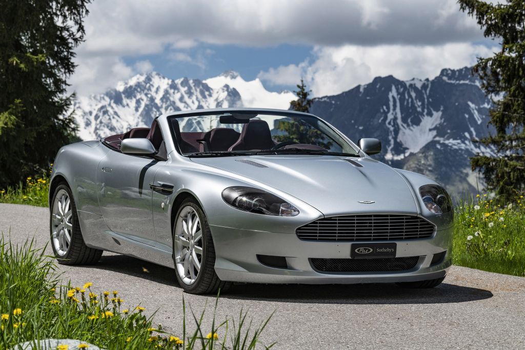 ASTON MARTIN DB9 VOLANTE