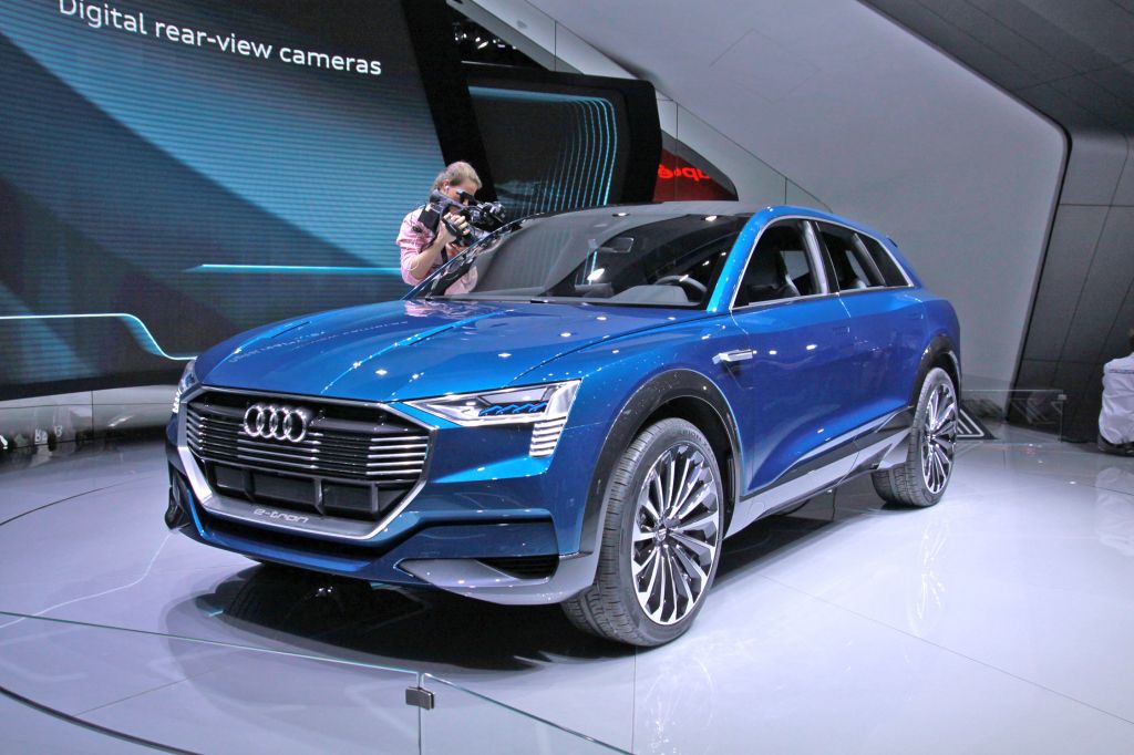 AUDI E-tron Quattro Concept