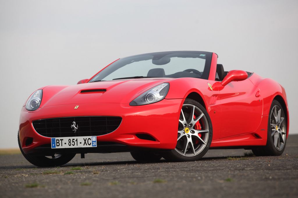 FERRARI California 4.3 V8