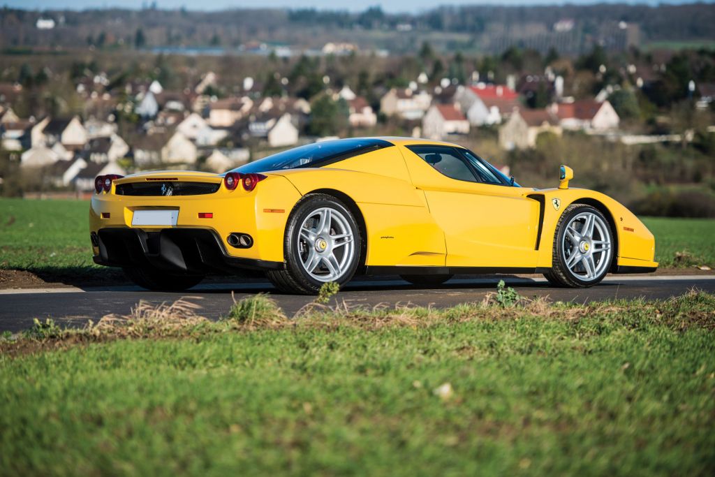 FERRARI Enzo - Mondial de Paris 2002.com