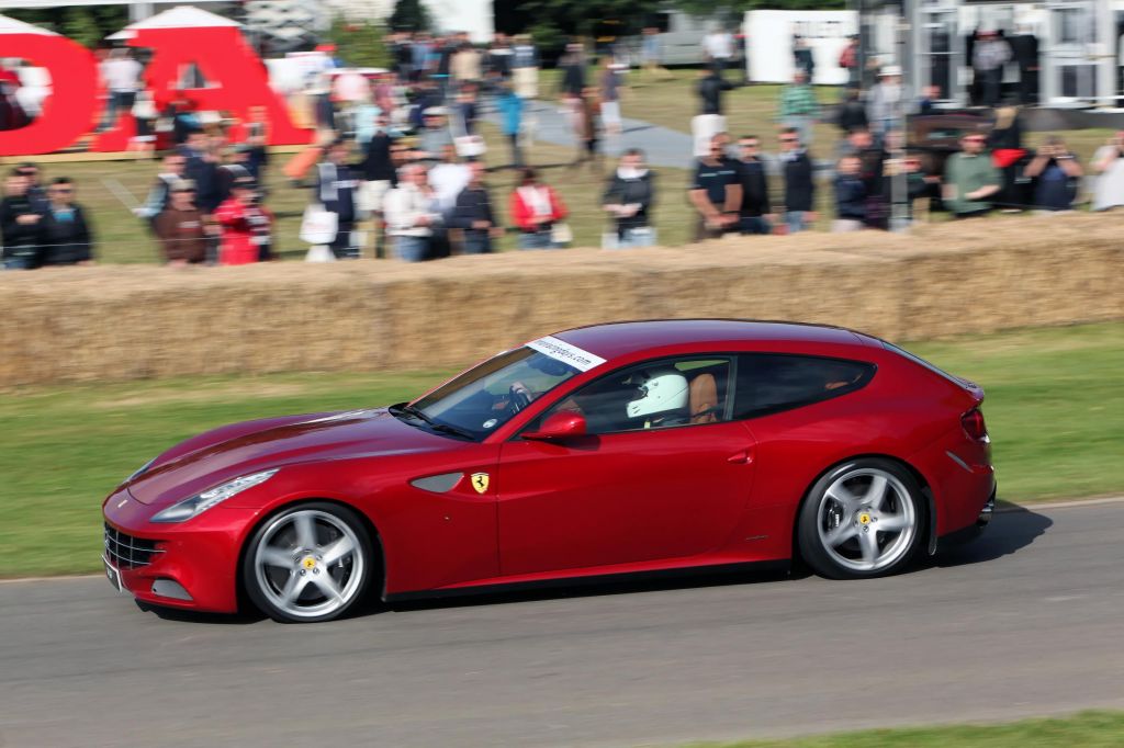 FERRARI FF