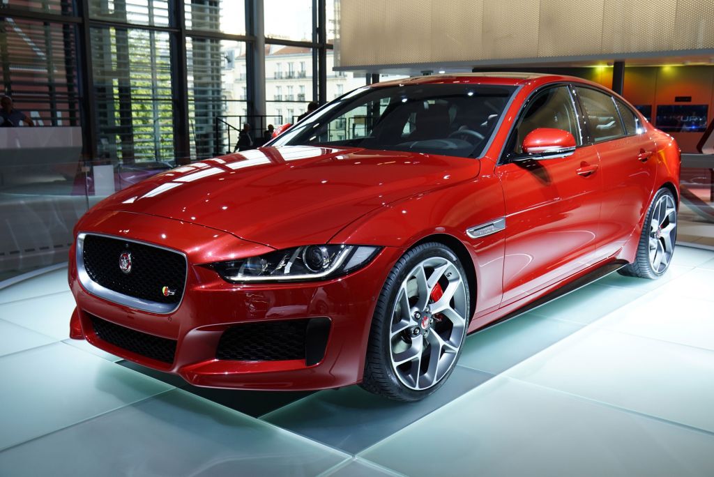 JAGUAR XE