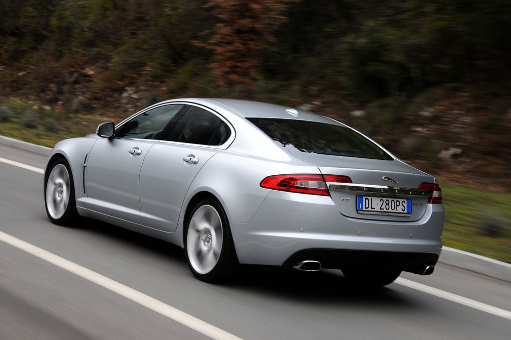 JAGUAR XF SV8