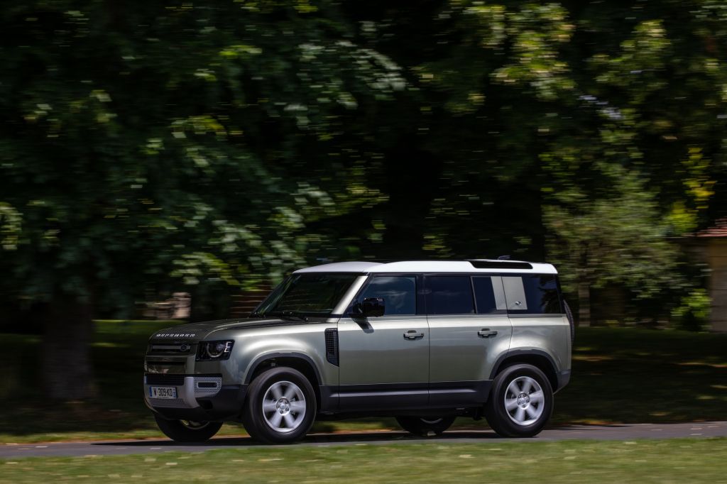 LAND ROVER Defender 110 D240 BVA First Edition