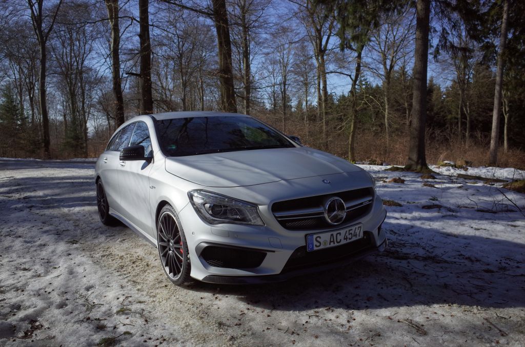 MERCEDES CLA 45 AMG Shooting Brake