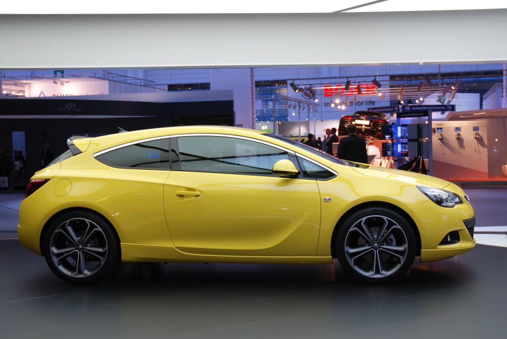 OPEL Astra GTC