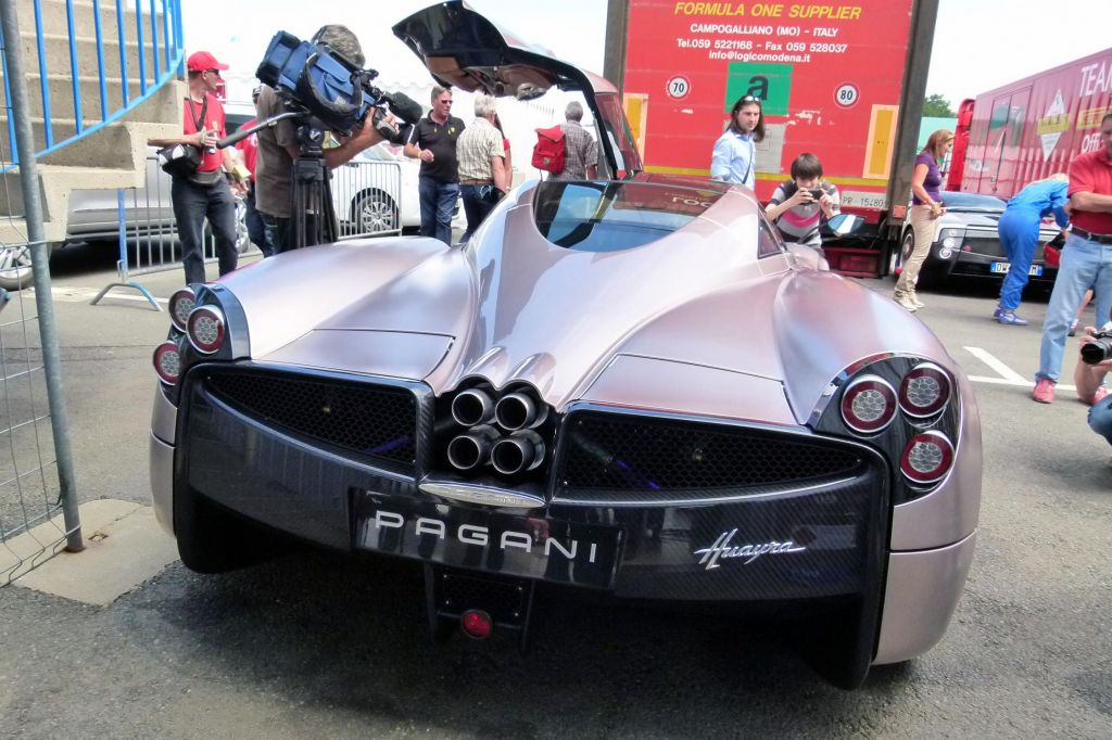 PAGANI Huayra