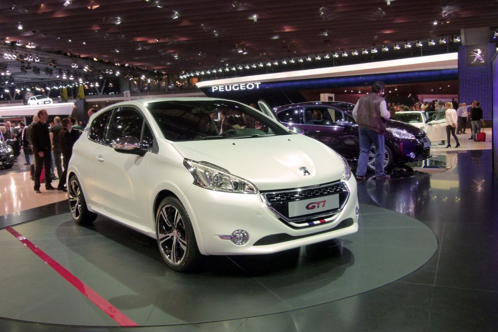 PEUGEOT 208 GTI