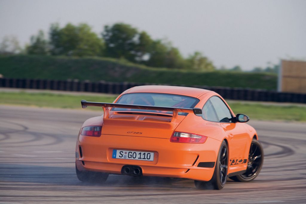 PORSCHE 911 GT3 RS