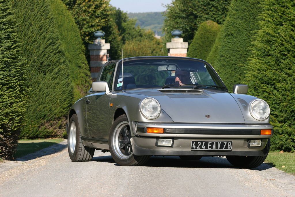 PORSCHE 911 Carrera 3.2