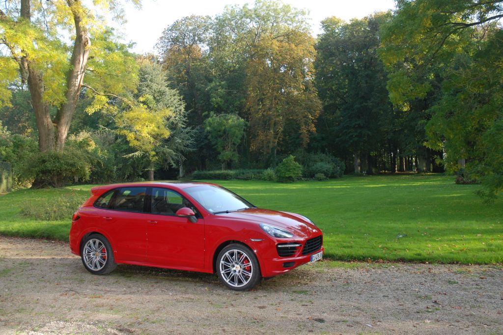 PORSCHE Cayenne GTS