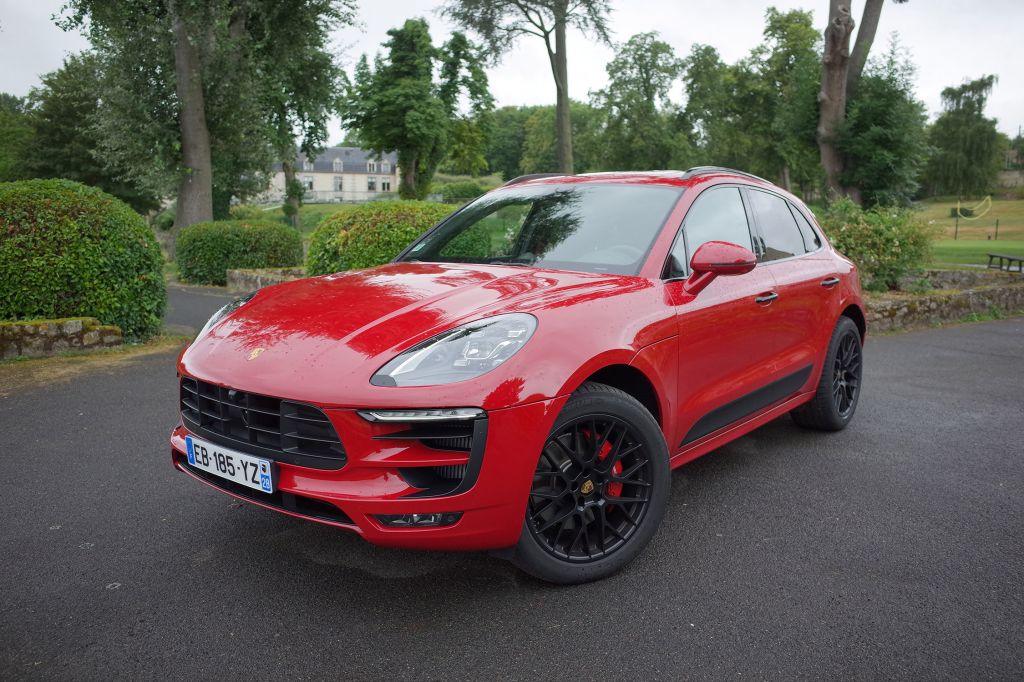 PORSCHE Macan GTS