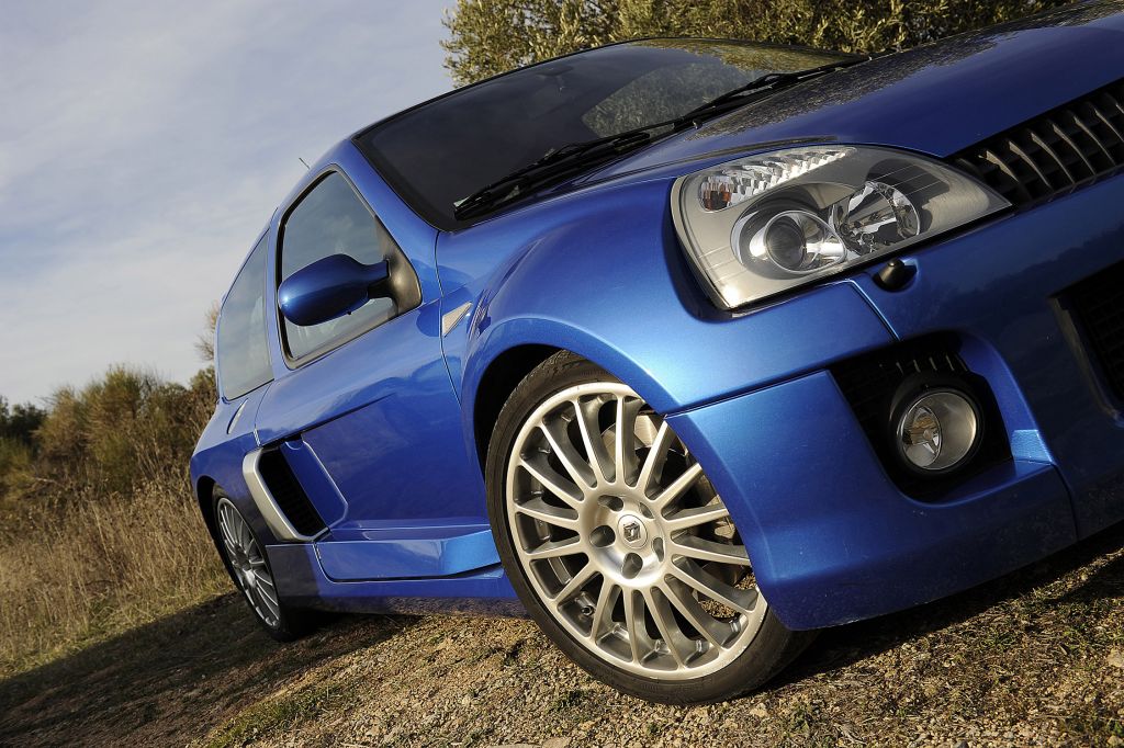 RENAULT Clio V6 (2000 - 2005)