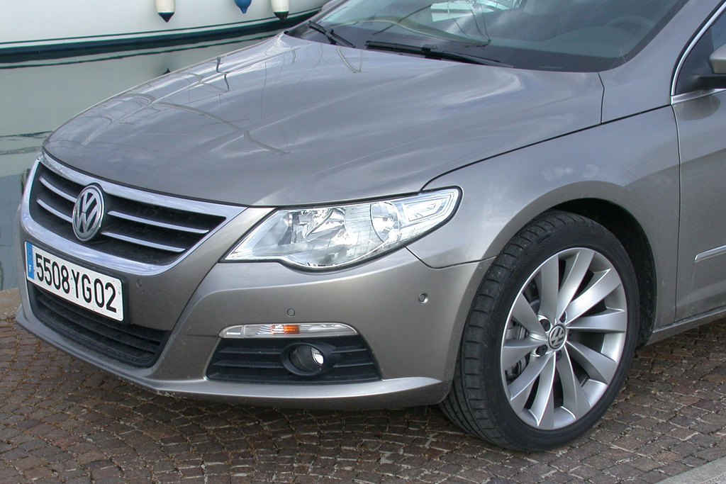 VOLKSWAGEN Passat CC