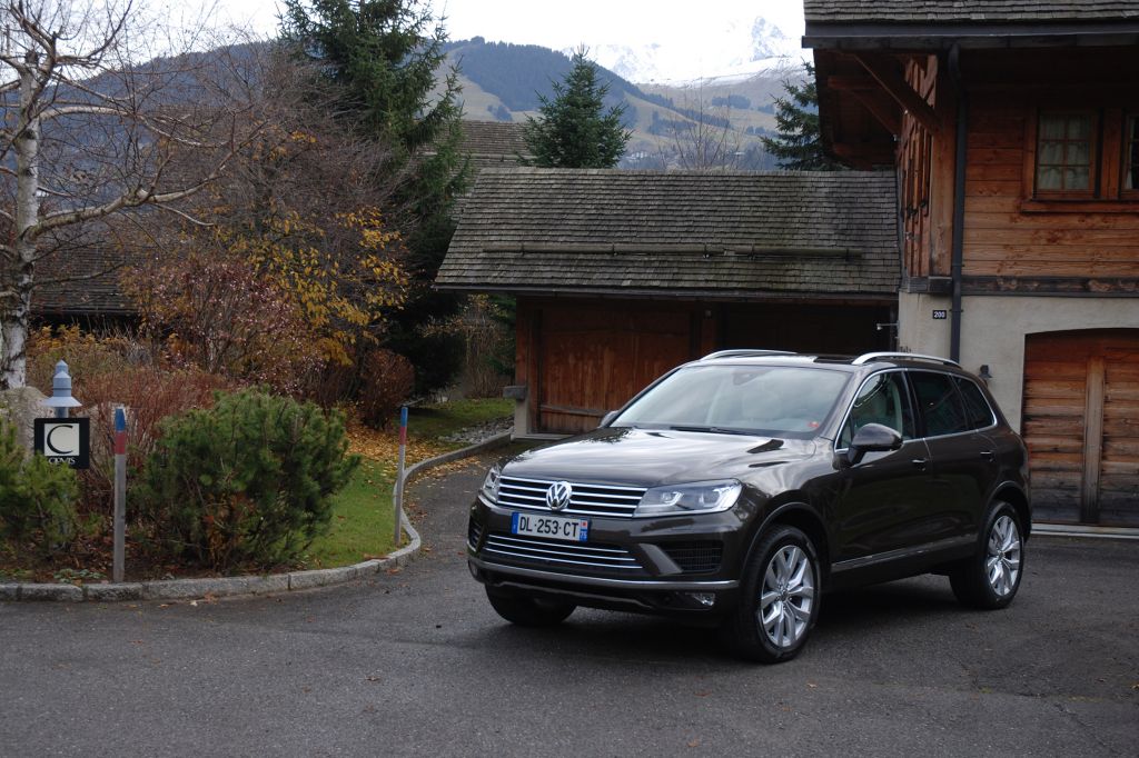 VOLKSWAGEN Touareg