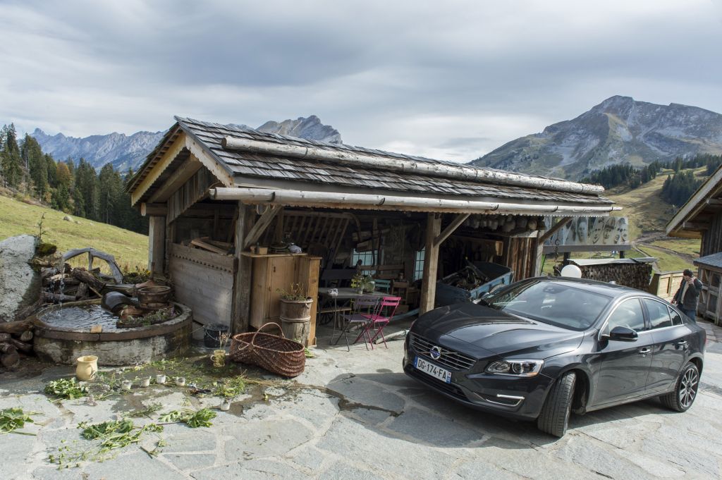 VOLVO S60 D4 Drive-E 181ch