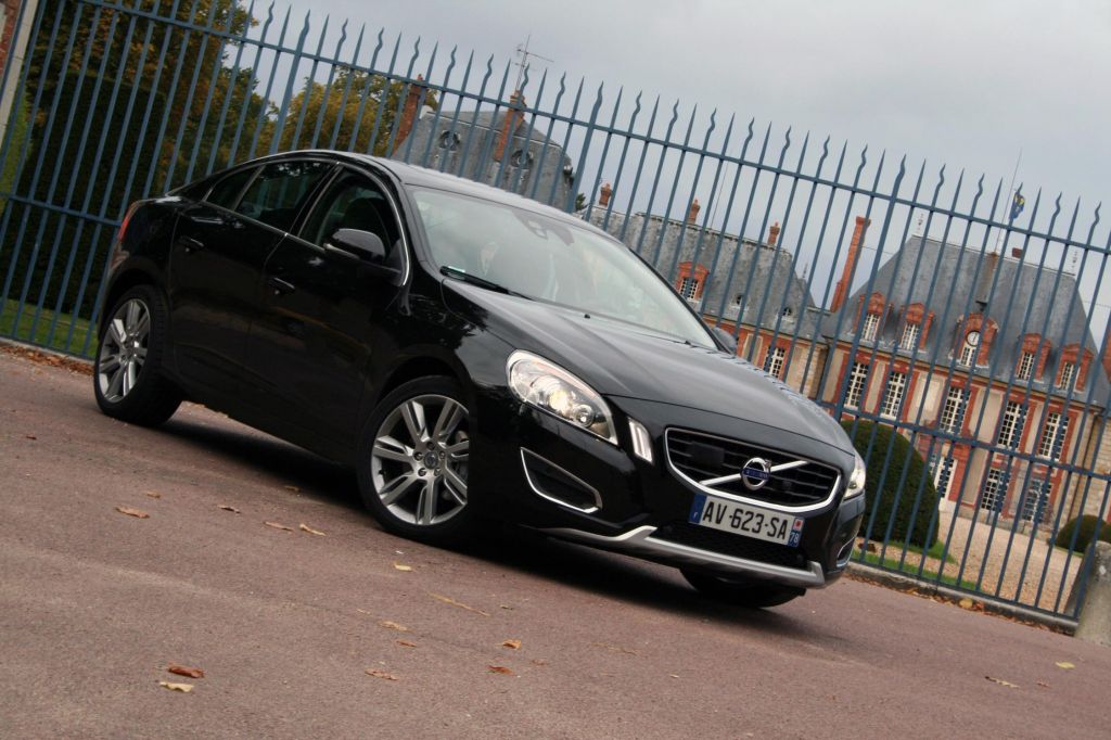 VOLVO S60 T6 AWD