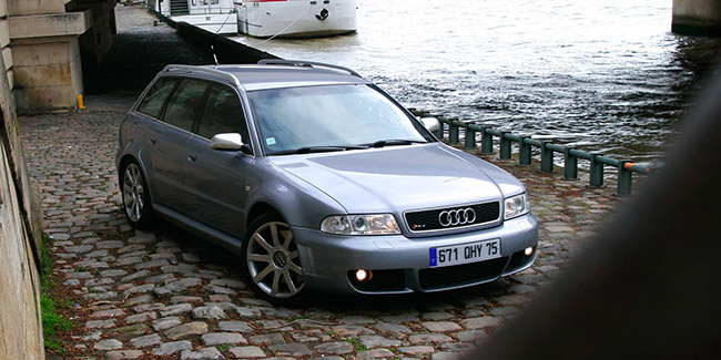 AUDI RS4