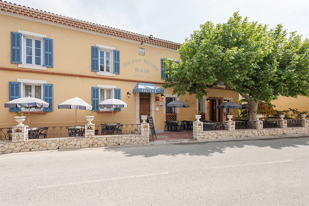Hôtel Grand Bain – Au KM 76 – Temps de trajet : 1h24