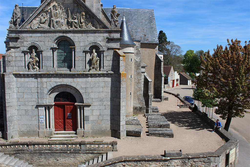 les sarcophages mérovingiens de Quarré-les-Tombes