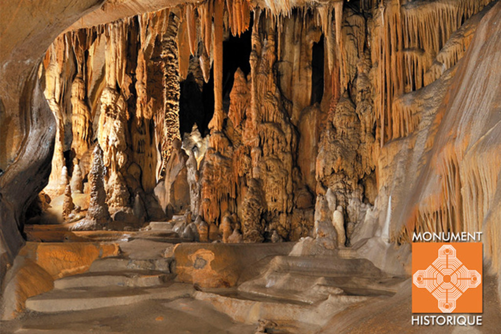 Admirez l’art pariétal dans les grottes d’Isturitz et d’Oxocelhaya.
