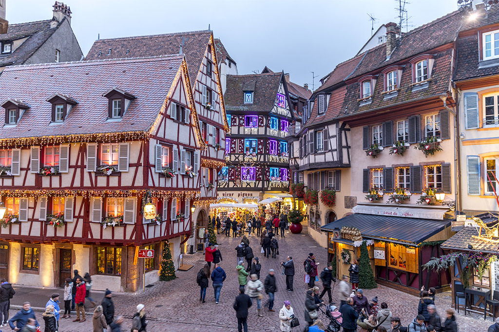 Colmar, et son marché de Noël, élu 2e marché de Noël d’Europe en 2018, ouvre ses portes le 22 novembre jusqu’au 29 décembre 2019.