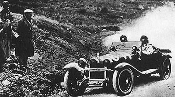 Tazio Nuvolari en 1930 parti à 8h17 (N°817)