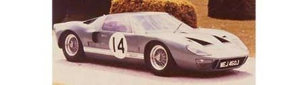 S’agissant du marché des voitures de compétition historiques (avec ou sans palmarès), l’implication de l’expert apparaît plus que précieuse, compte tenu des sommes mises en jeu (ici une Ford GT 40 vendue avec un historique “limpide“). 