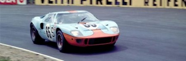 Ford GT40 aux couleurs Gulf en 1968