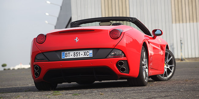 FERRARI California 4.3 V8