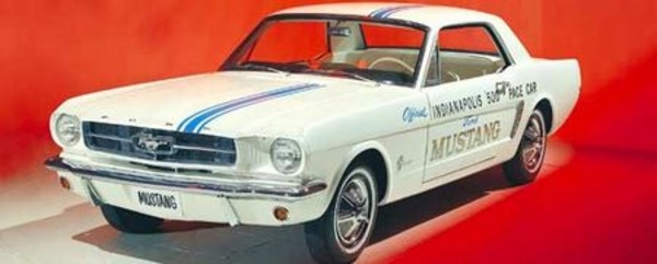 FORD MUSTANG
