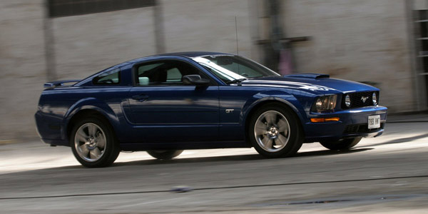 FORD MUSTANG V (série 1)