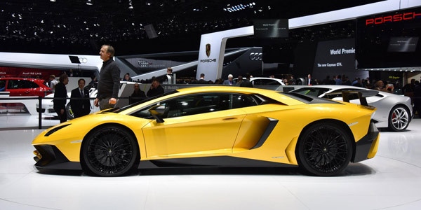 LAMBORGHINI Aventador LP750-4 SV