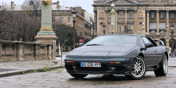 LOTUS Esprit V8