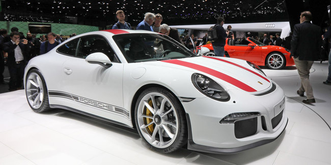 PORSCHE 911 R