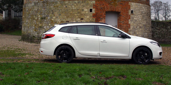 Fiche technique RENAULT MEGANE (3) RS 2.0T 265 ch - Motorlegend