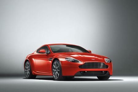 ASTON MARTIN V8 VANTAGE