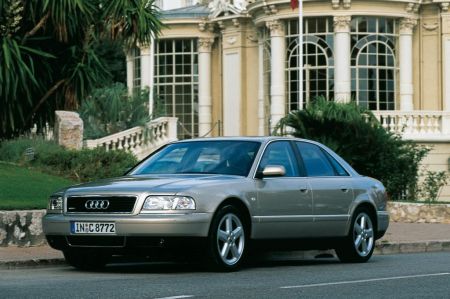 AUDI A8 D2