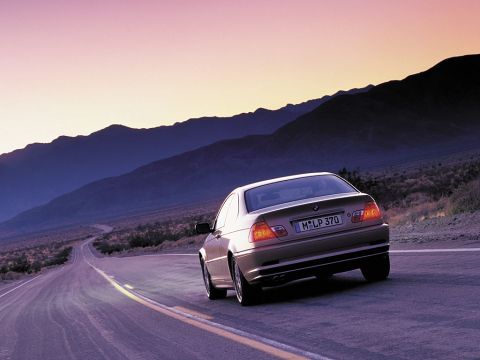 BMW SERIE 3 318d 122ch