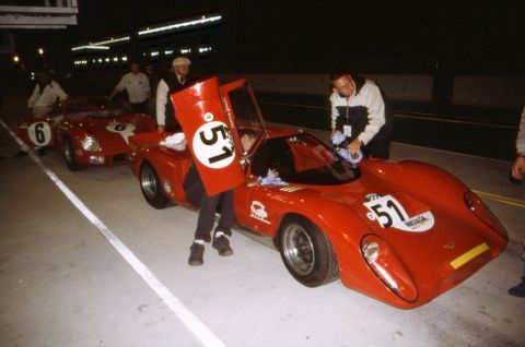 CHEVRON B16