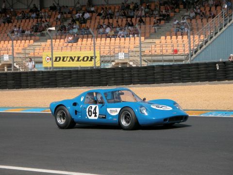 CHEVRON B8