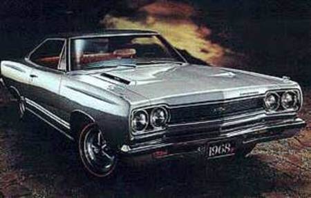 Les Plymouth Belvedere GTX et Dodge Coronet R/T changent elles aussi de ligne pour le millésime 1968. Plus galbées que leurs devancières, elles adoptent un style en rapport avec leurs prétentions sportives. 