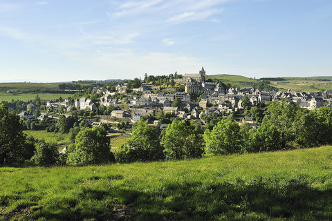 Laguiole - Depuis Buron de Born, au km 30,9 par la D15 - Temps de trajet : 33 mn - Point GPS : 44°41'02.1