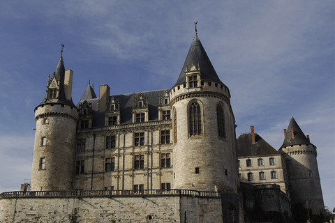 Château de la Rochefoucauld - Depuis Angoulême, au km 25,8 par la N141 - Temps de trajet : 22mn - GPS : 45°44'30.9