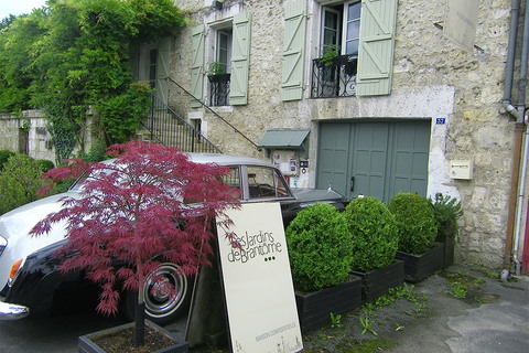 Les Jardins de Brantôme - Depuis Champagnac, au km 6,1, par la D82 - Temps de trajet : 9mn - GPS : 45°22'02.1