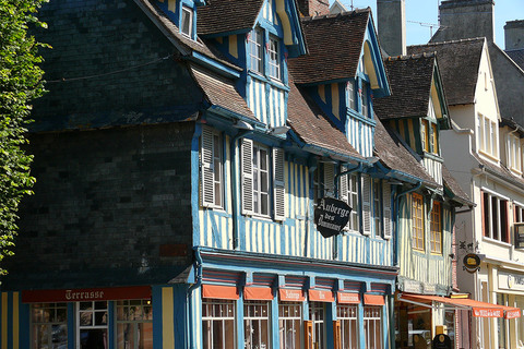 Les si typiques maisons à Colombage, à découvrir notamment à Pont-l’Évêque. 