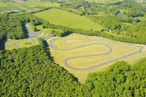 Amoureux de piste et de glisse se donnent rendez-vous au circuit EIA. 