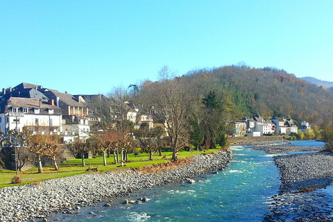 Tardets-Sorholus est aussi connu pour être la capitale du rebot, jeu de pelote très répandu au Pays basque.