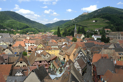 Ribeauvillé, un village tout en longueur à découvrir aussi pour les célèbres pâtisseries de chez Gilg.