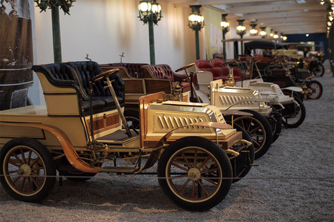 Tous les passionnés de voitures feront halte à la Cité de l’automobile pour y découvrir la  collection Schlumpf et autres pièces uniques.